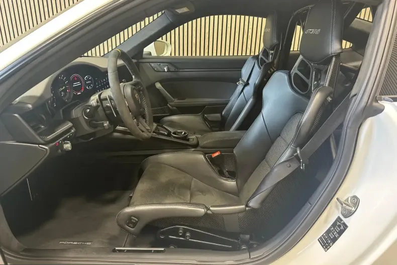 Porsche 992 din 2023 cu 23.280 km - oferta POR228557 - foto 6