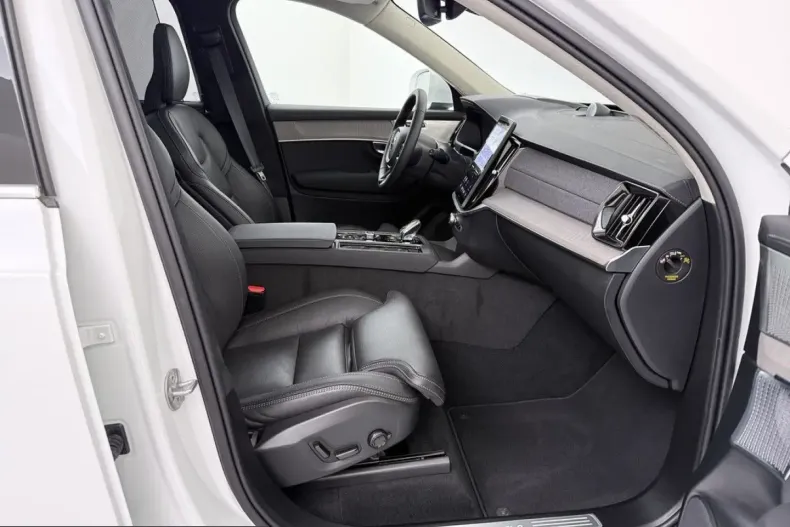 Volvo XC90 din 2025 cu 16.101 km - oferta VOL228558 - foto 28