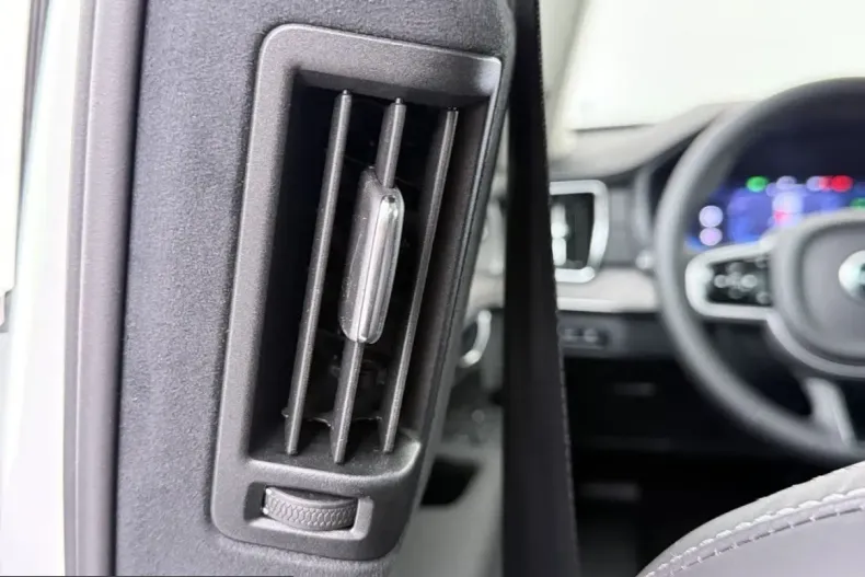Volvo XC90 din 2025 cu 16.101 km - oferta VOL228558 - foto 48