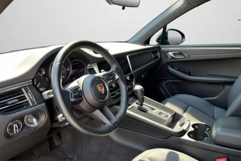 Porsche Macan din 2022 cu 43.707 km - oferta POR228560 - foto 4