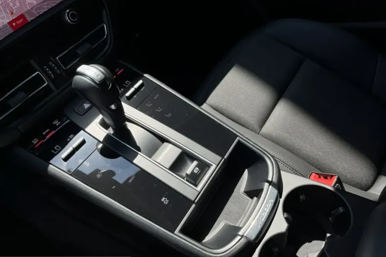 Porsche Macan din 2022 cu 43.707 km - oferta POR228560 - foto 14