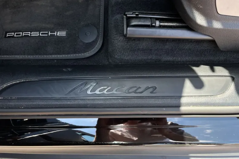 Porsche Macan din 2022 cu 43.707 km - oferta POR228560 - foto 21