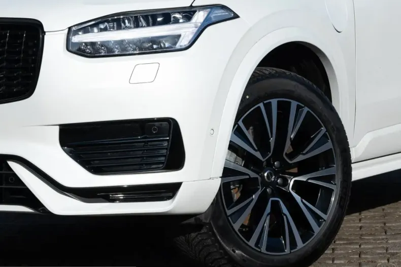 Volvo XC90 din 2024 cu 14.210 km - oferta VOL228570 - foto 3