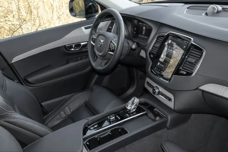 Volvo XC90 din 2024 cu 14.210 km - oferta VOL228570 - foto 5