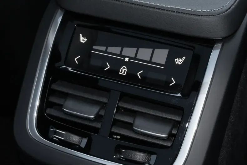 Volvo XC90 din 2024 cu 14.210 km - oferta VOL228570 - foto 9