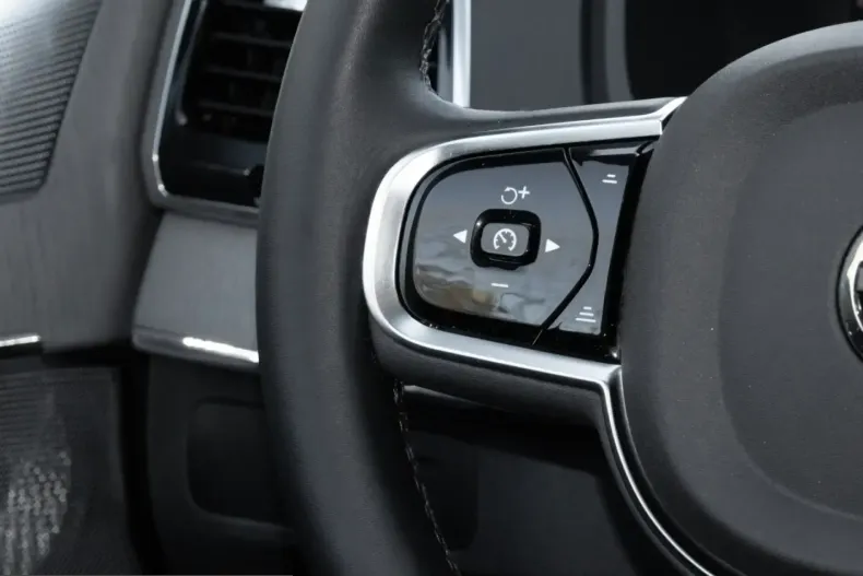 Volvo XC90 din 2024 cu 14.210 km - oferta VOL228570 - foto 11