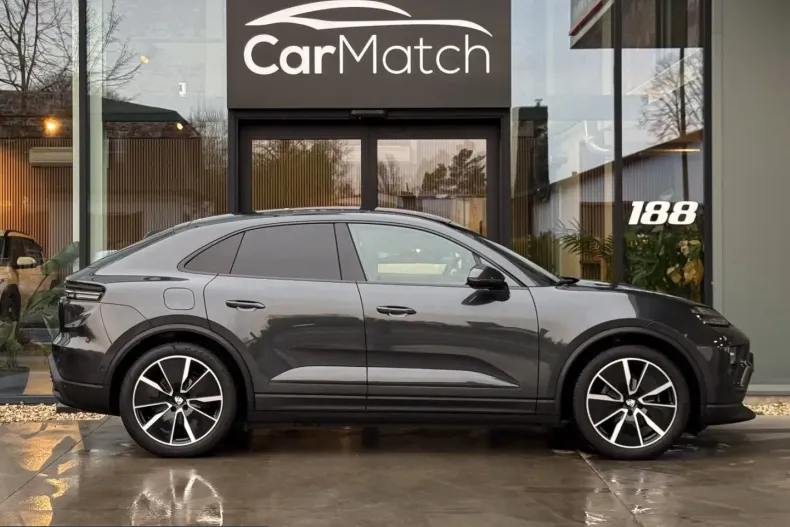 Porsche Macan din 2024 cu 17.600 km - oferta POR228572 - foto 4