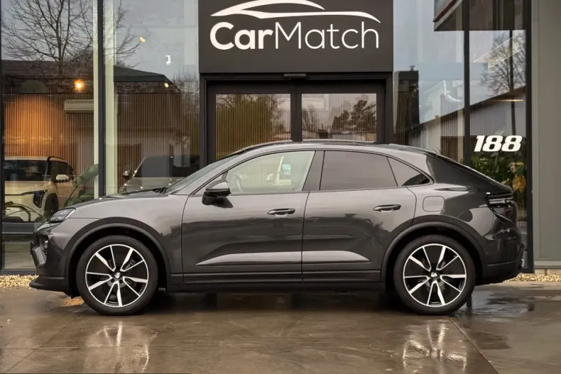 Porsche Macan din 2024 cu 17.600 km - oferta POR228572 - foto 8