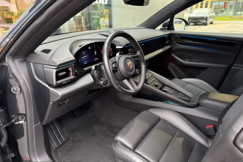 Porsche Macan din 2024 cu 17.600 km - oferta POR228572 - foto 9