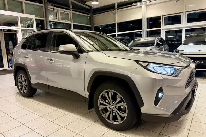 Toyota RAV4 din 2023 cu 72.072 km - oferta TOY228595 - foto 1