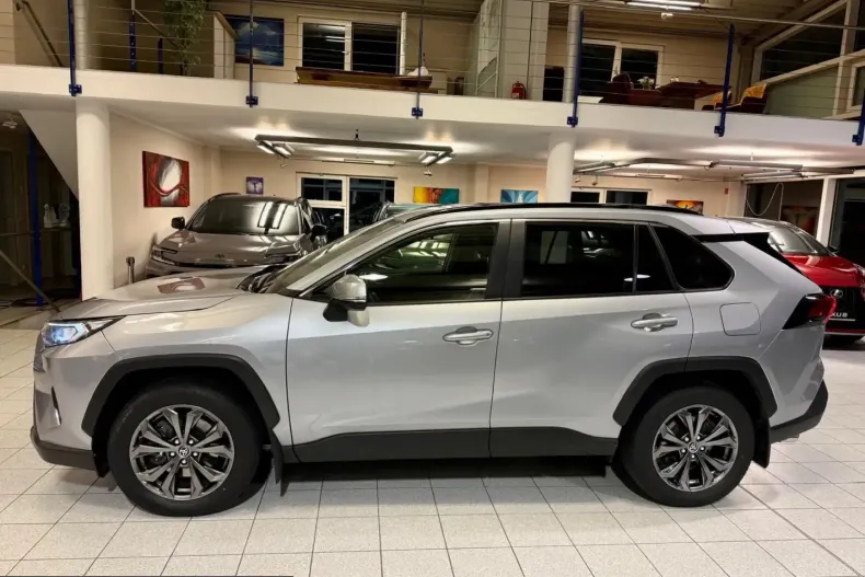Toyota RAV4 din 2023 cu 72.072 km - oferta TOY228595 - foto 8