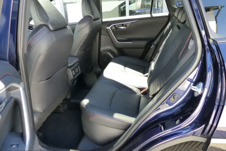 Toyota RAV4 din 2022 cu 66.930 km - oferta TOY228609 - foto 11