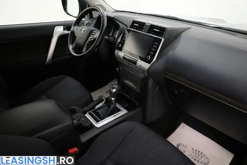 Toyota Land Cruiser din 2023 cu 72.215 km - oferta TOY228641 - foto 3