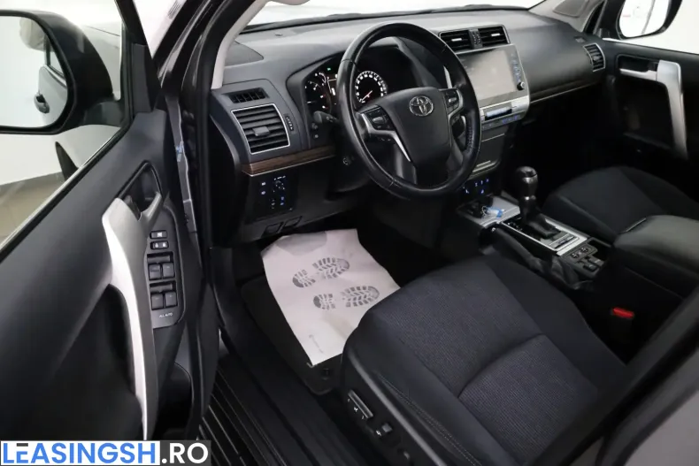 Toyota Land Cruiser din 2023 cu 72.215 km - oferta TOY228641 - foto 9