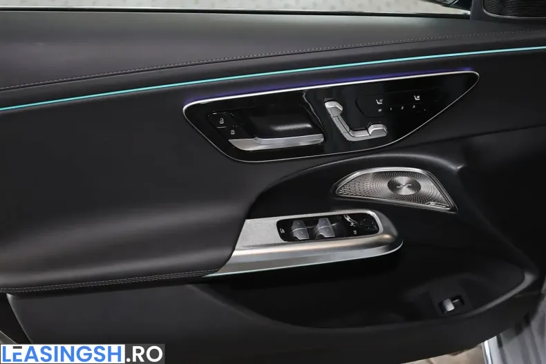 Mercedes-Benz E 300 (Clasa E) din 2024 cu 19.632 km - oferta MER228644 - foto 12
