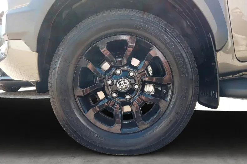 Toyota Hilux din 2025 cu 13.000 km - oferta TOY228647 - foto 15