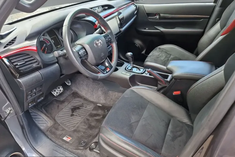 Toyota Hilux din 2024 cu 40.526 km - oferta TOY228648 - foto 10
