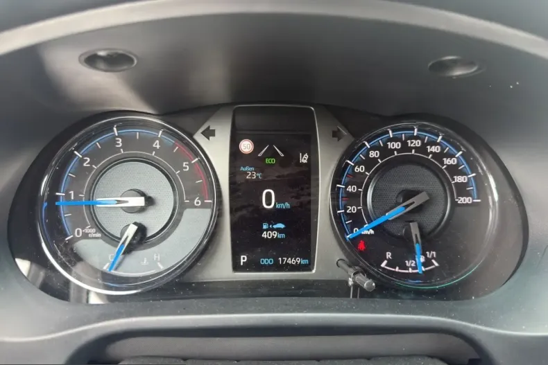Toyota Hilux din 2025 cu 17.500 km - oferta TOY228654 - foto 11