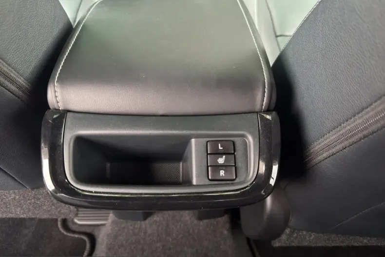 Toyota Hilux din 2025 cu 17.500 km - oferta TOY228654 - foto 23