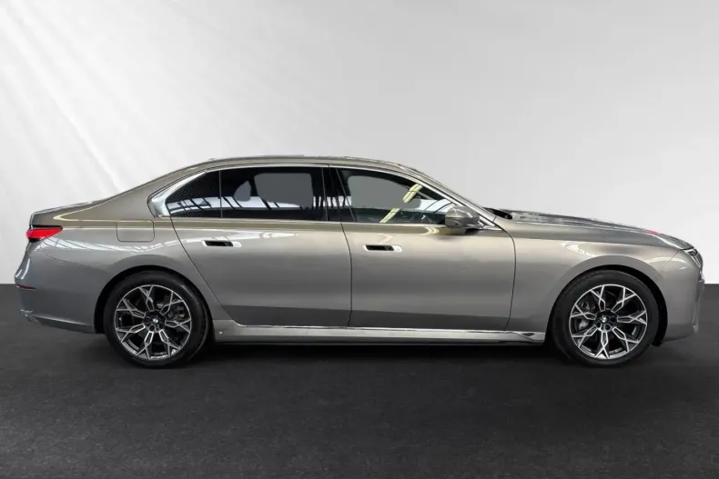 BMW i7 (Seria 7) din 2024 cu 36.050 km - oferta BMW228656 - foto 2