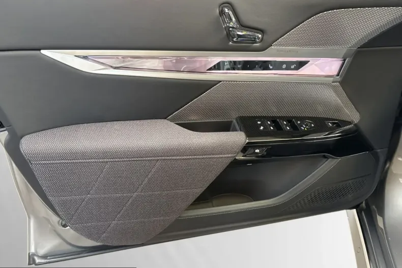 BMW i7 (Seria 7) din 2024 cu 36.050 km - oferta BMW228656 - foto 17