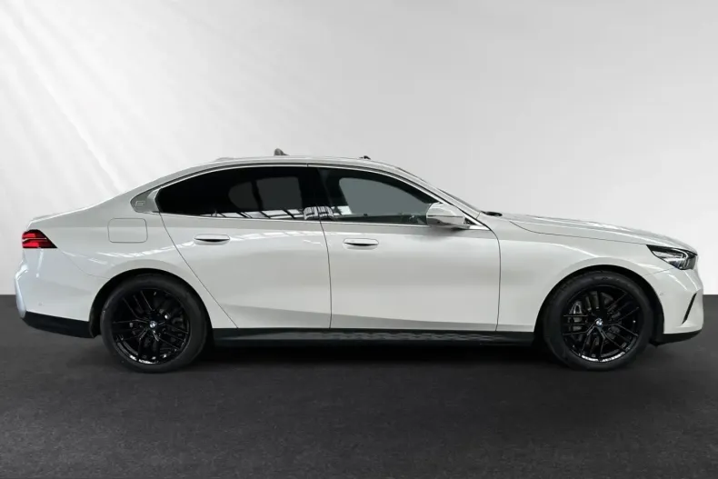 BMW 540 (Seria 5) din 2025 cu 22.297 km - oferta BMW228662 - foto 4