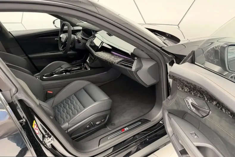 Audi RS e-tron GT din 2024 cu 7.000 km - oferta AUD228675 - foto 24