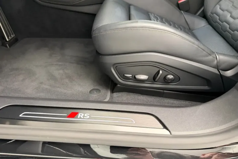 Audi RS e-tron GT din 2024 cu 7.000 km - oferta AUD228675 - foto 30