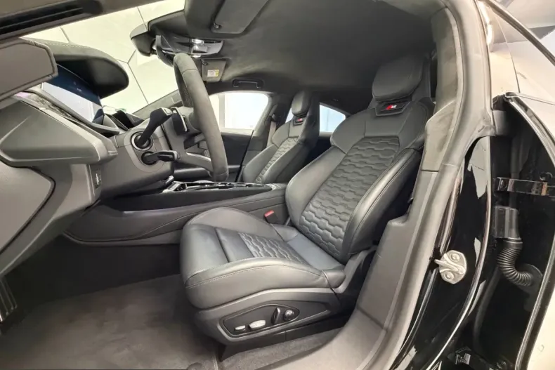 Audi RS e-tron GT din 2024 cu 7.000 km - oferta AUD228675 - foto 31