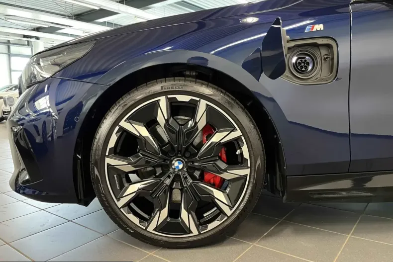 BMW 550 (Seria 5) din 2025 cu 31.773 km - oferta BMW228678 - foto 7