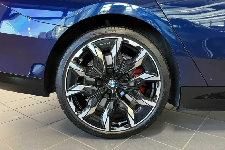 BMW 550 (Seria 5) din 2025 cu 31.773 km - oferta BMW228678 - foto 21