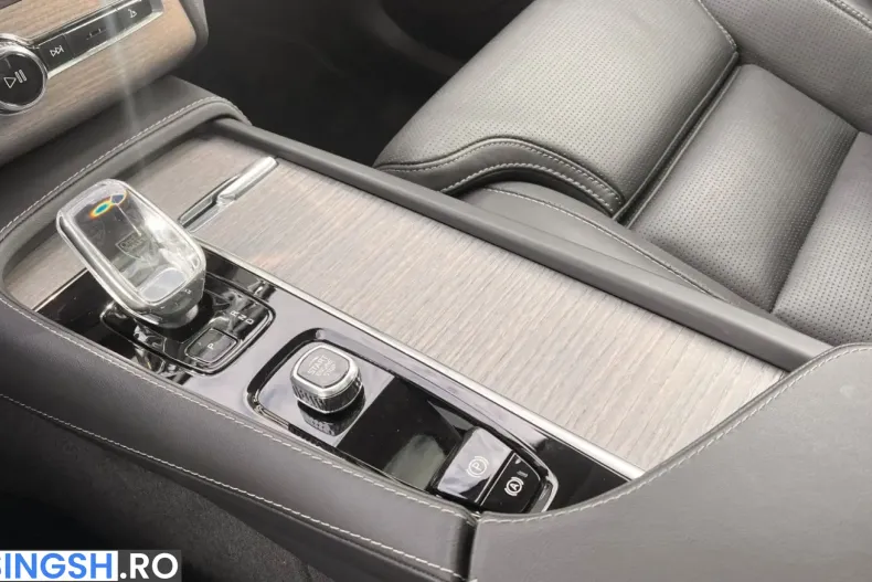 Volvo XC90 din 2023 cu 22.180 km - oferta VOL228683 - foto 12