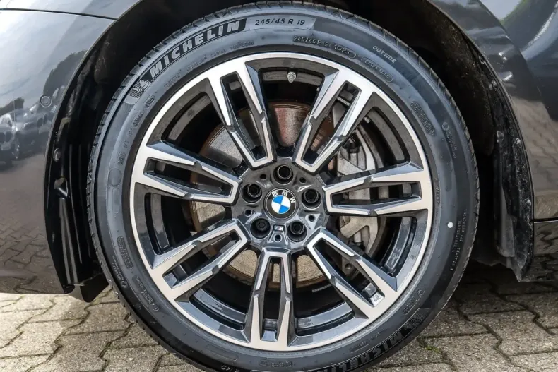 BMW 550 (Seria 5) din 2025 cu 12.370 km - oferta BMW228693 - foto 5