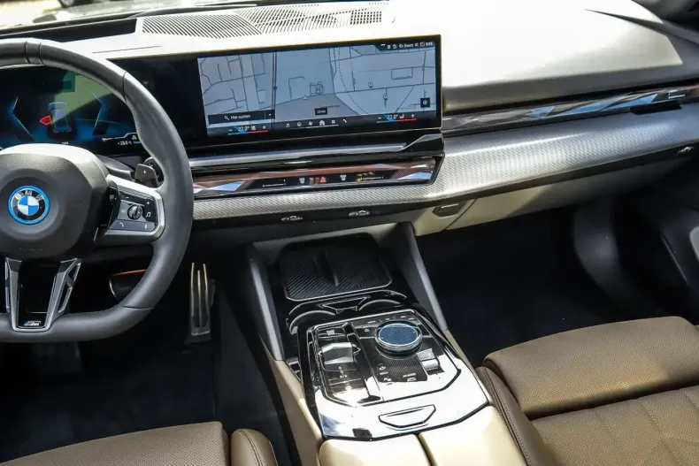 BMW 550 (Seria 5) din 2025 cu 12.370 km - oferta BMW228693 - foto 16