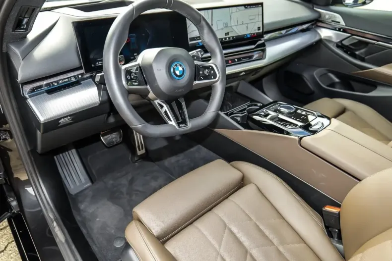 BMW 550 (Seria 5) din 2025 cu 12.370 km - oferta BMW228693 - foto 17