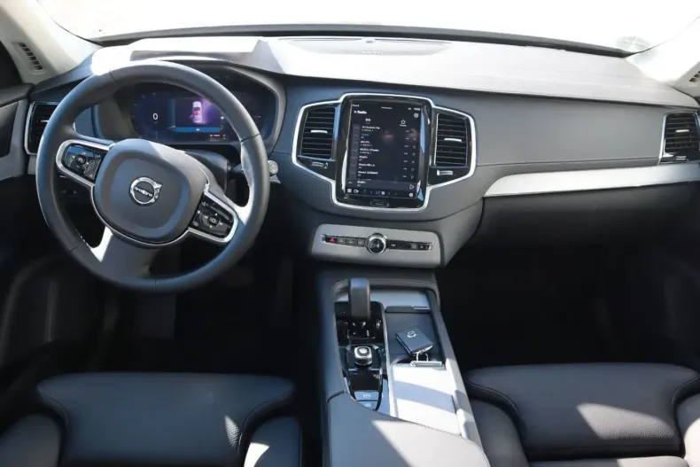 Volvo XC90 din 2024 cu 4.960 km - oferta VOL228699 - foto 9