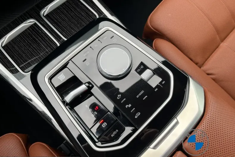 BMW 750 (Seria 7) din 2025 cu 29.980 km - oferta BMW228706 - foto 14