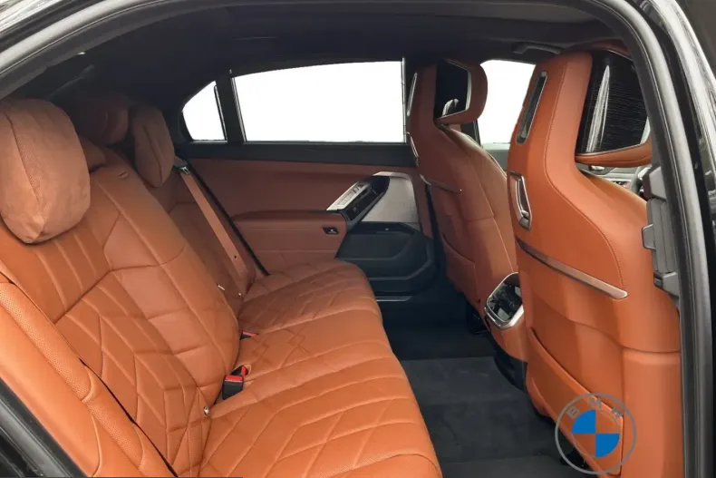 BMW 750 (Seria 7) din 2025 cu 29.980 km - oferta BMW228706 - foto 18