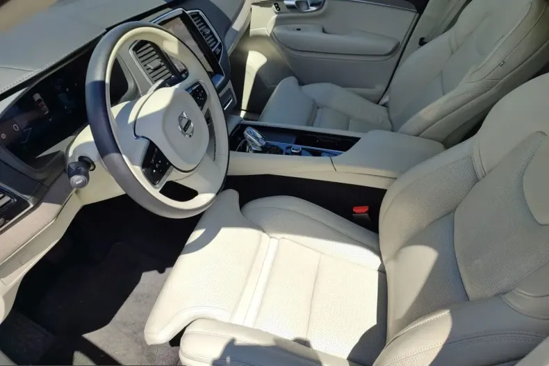 Volvo XC90 din 2023 cu 44.220 km - oferta VOL228708 - foto 8
