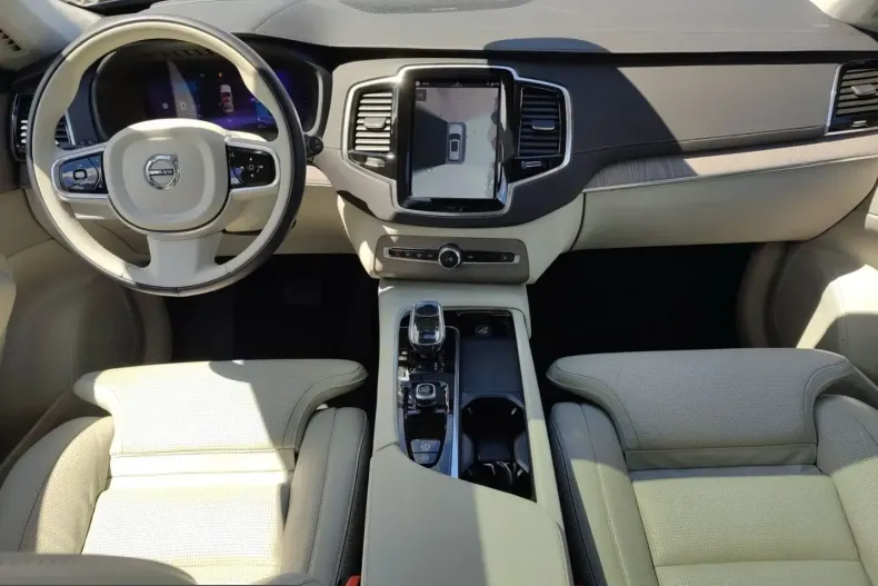 Volvo XC90 din 2023 cu 44.220 km - oferta VOL228708 - foto 13