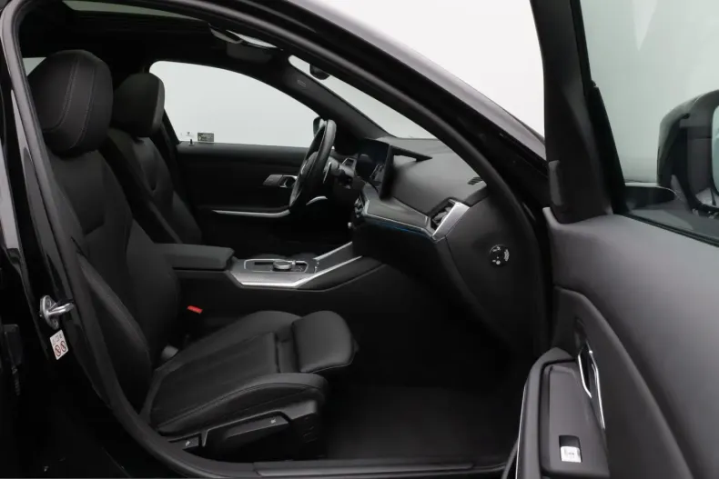BMW 320 (Seria 3) din 2024 cu 28.149 km - oferta BMW228713 - foto 23