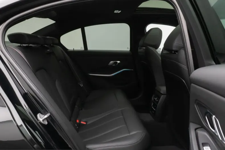 BMW 320 (Seria 3) din 2024 cu 28.149 km - oferta BMW228713 - foto 25
