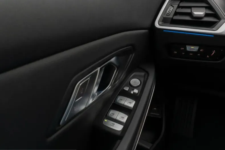 BMW 320 (Seria 3) din 2024 cu 28.149 km - oferta BMW228713 - foto 31