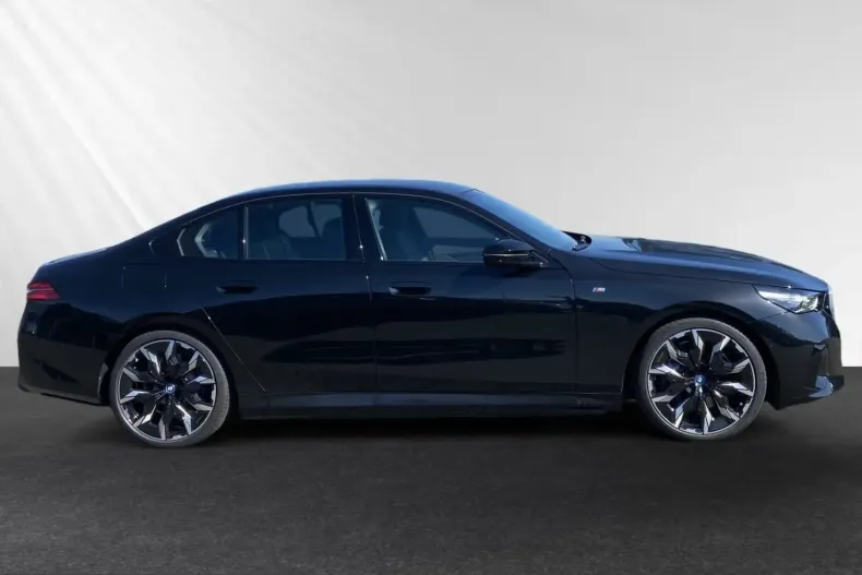 BMW i5 (Seria 5) din 2024 cu 5.210 km - oferta BMW228724 - foto 2
