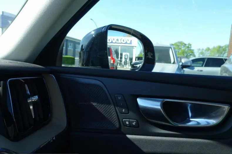 Volvo XC60 din 2025 cu 20.300 km - oferta VOL228733 - foto 15