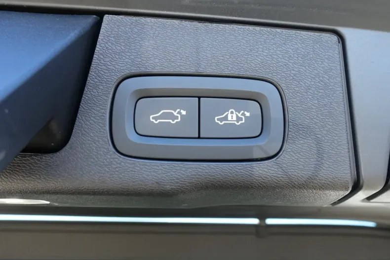 Volvo XC60 din 2025 cu 20.300 km - oferta VOL228733 - foto 27