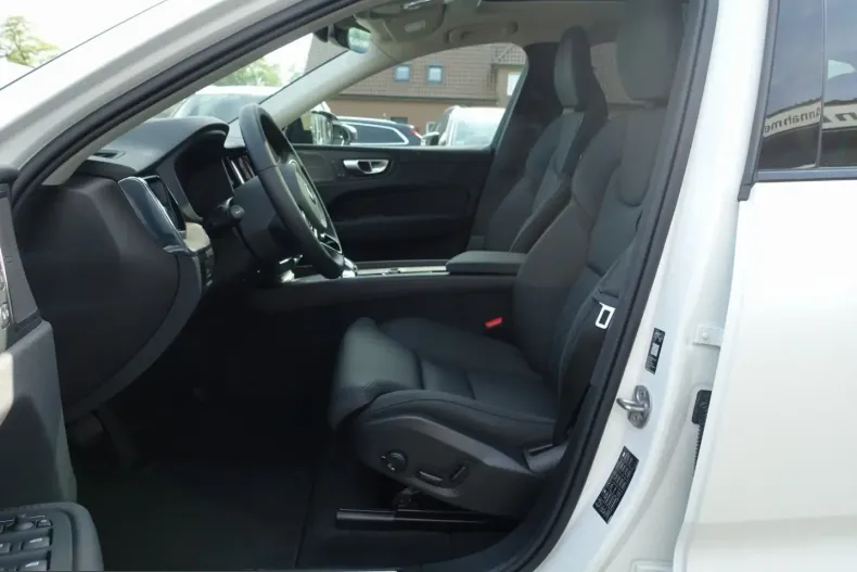 Volvo XC60 din 2025 cu 26.200 km - oferta VOL228734 - foto 8