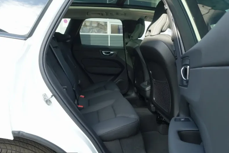 Volvo XC60 din 2025 cu 26.200 km - oferta VOL228734 - foto 17