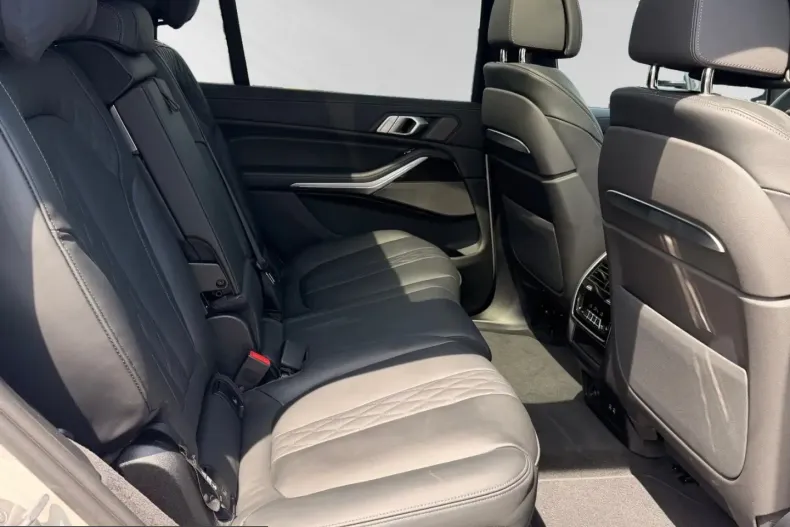 BMW X7 (Seria X) din 2025 cu 14.910 km - oferta BMW228738 - foto 12