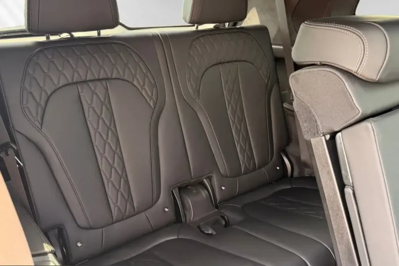 BMW X7 (Seria X) din 2025 cu 14.910 km - oferta BMW228738 - foto 13